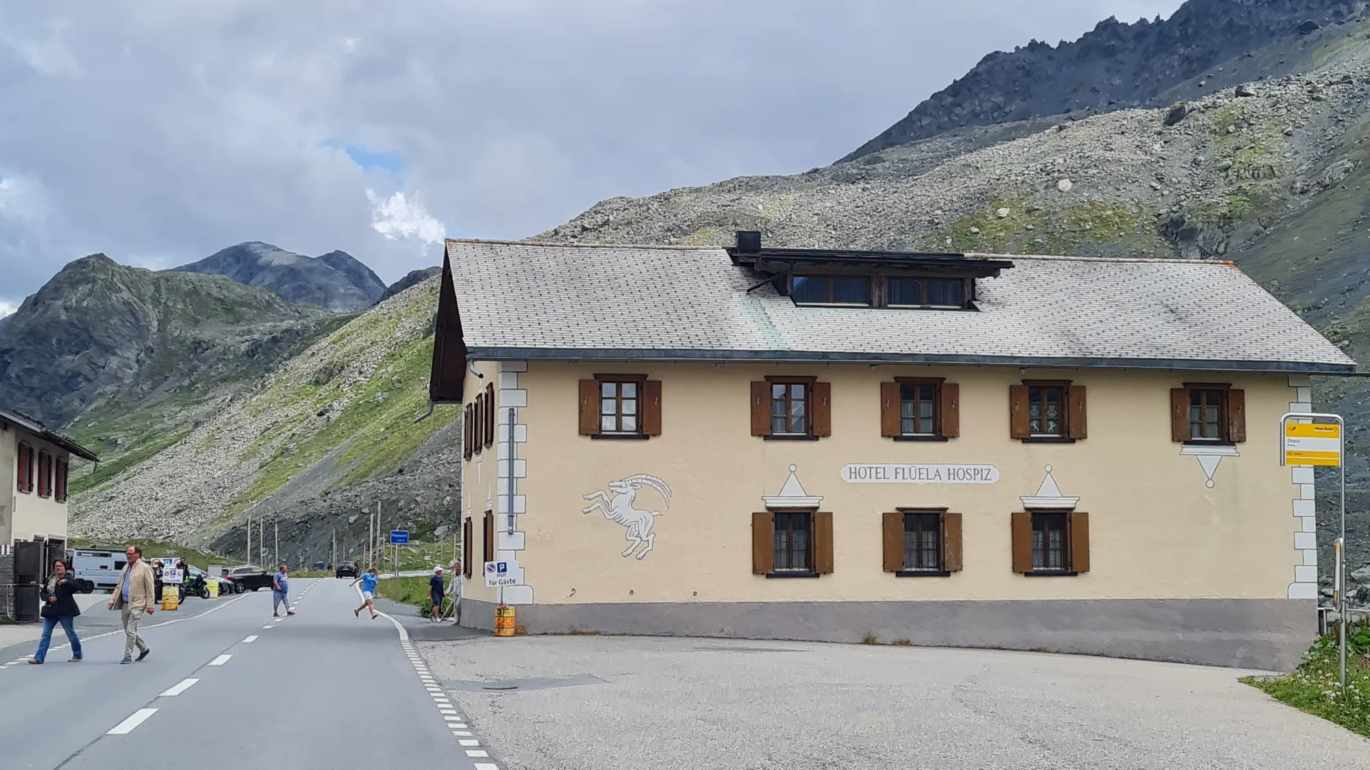The Flüela Hospiz right on the pass road