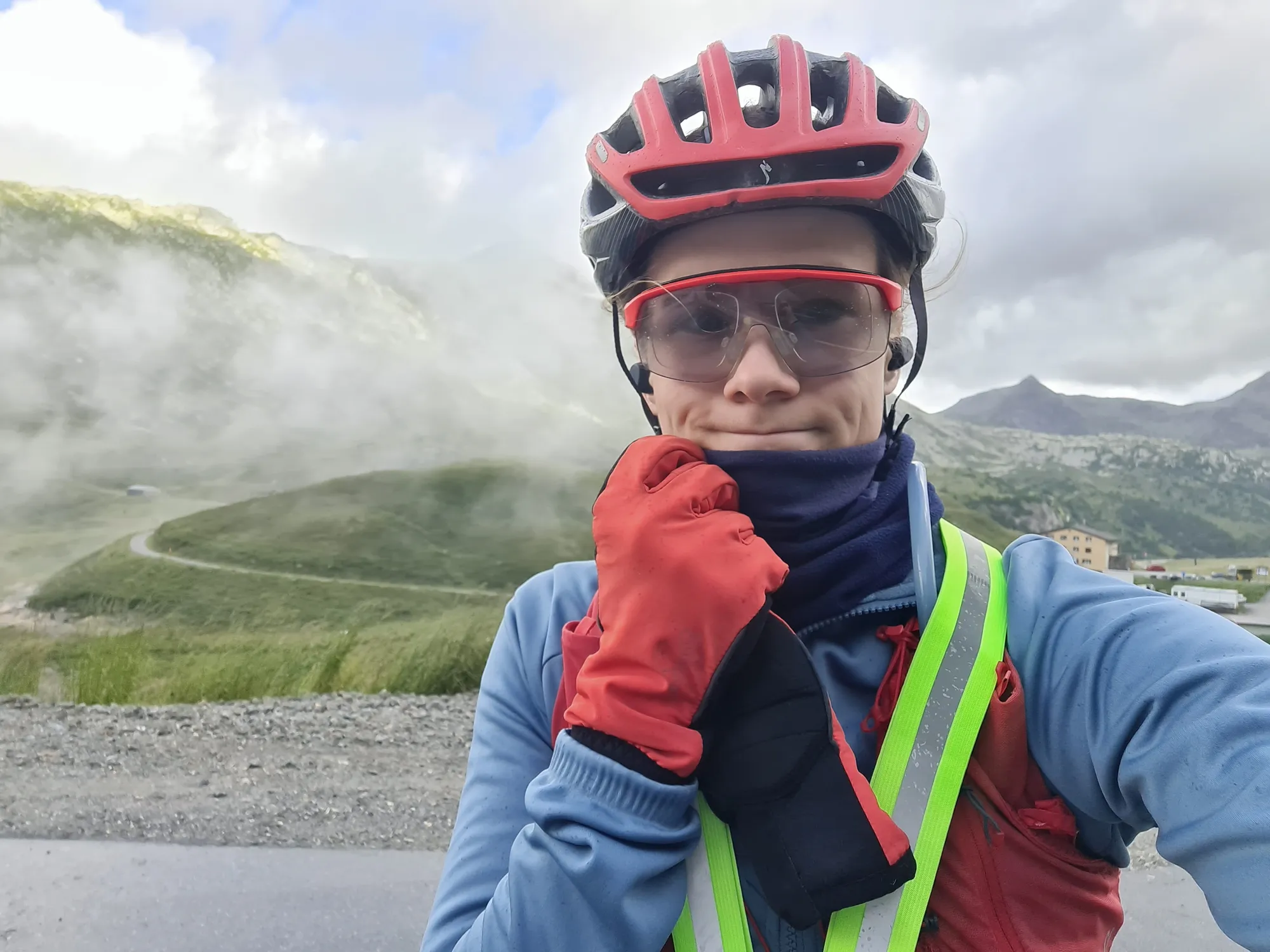 Selfie with gloves and high-vis vest in the morning cold